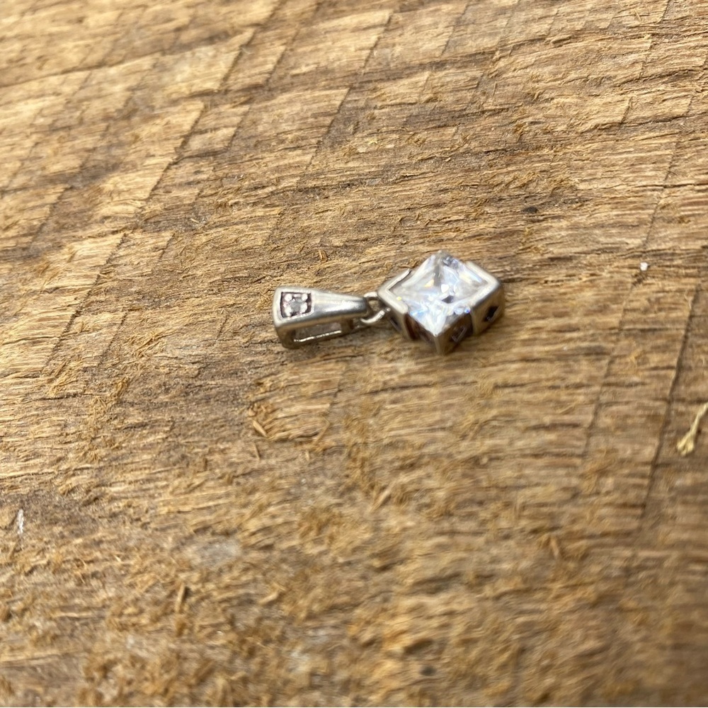 Sterling Silver & 1-1/4 Carat Cubic Zirconium CZ Diamond Shape Pendant - Picture 3 of 6